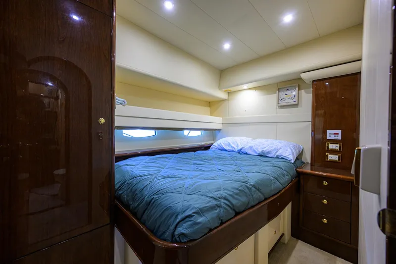 Aye Roller Yacht Photos Pics Neptunus 62 AYE ROLLER - Guest Stateroom Berth
