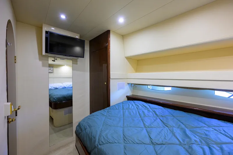 Aye Roller Yacht Photos Pics Neptunus 62 AYE ROLLER - Guest Stateroom Berth & TV