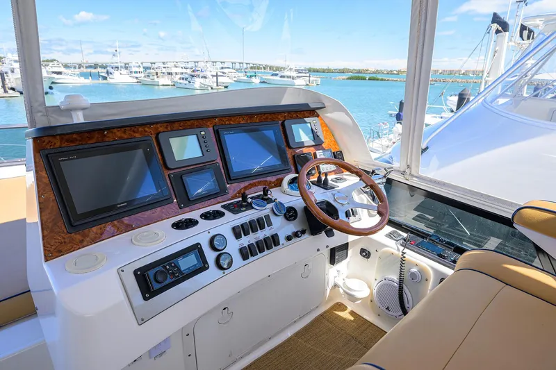 Aye Roller Yacht Photos Pics Neptunus 62 AYE ROLLER - Helm Station