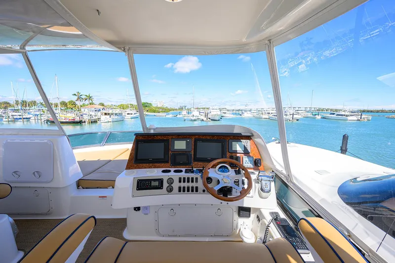 Aye Roller Yacht Photos Pics Neptunus 62 AYE ROLLER - Helm Station