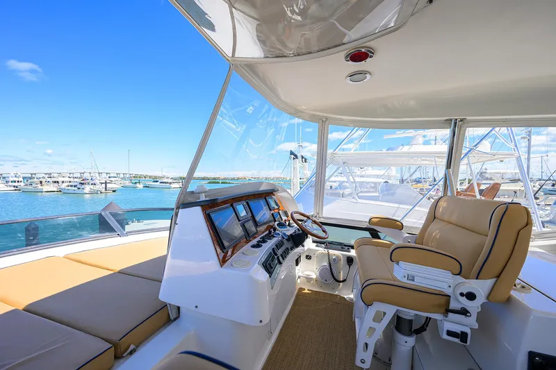 Aye Roller Yacht Photos Pics Neptunus 62 AYE ROLLER - Helm Station & Chair