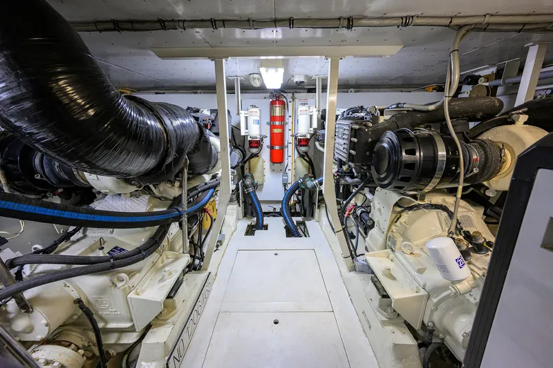 Aye Roller Yacht Photos Pics Neptunus 62 AYE ROLLER - Engine Room