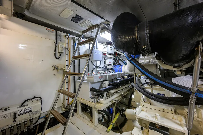 Aye Roller Yacht Photos Pics Neptunus 62 AYE ROLLER - Engine Room