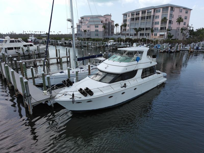 2005 Carver 53 Voyager