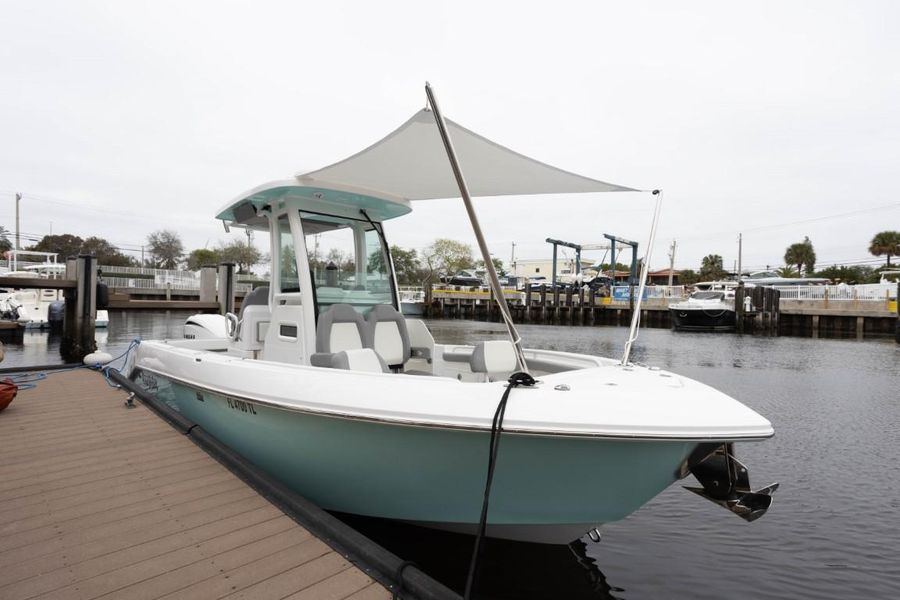 2023 Everglades 235 Center Console