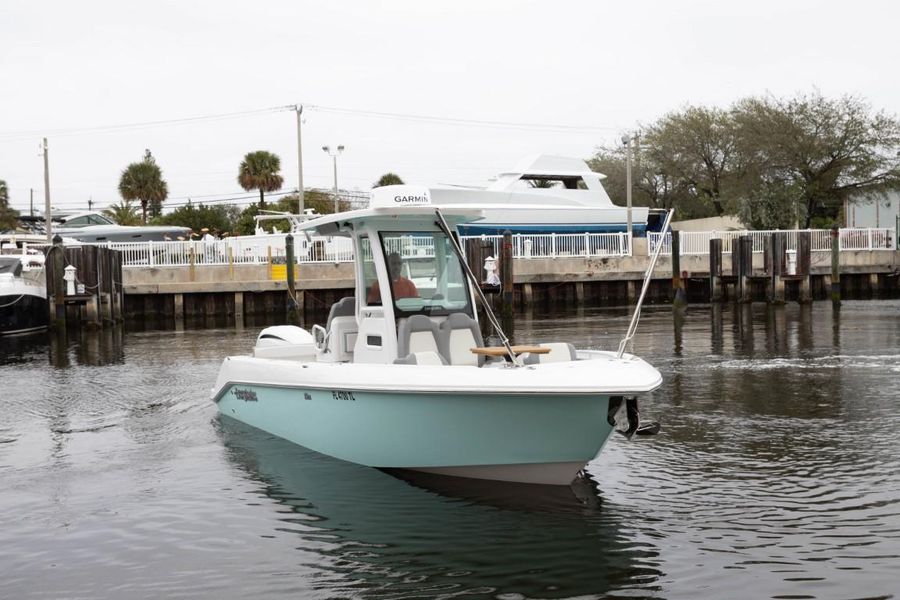 2023 Everglades 235 Center Console