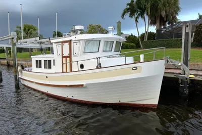 Sundowner Tug 30 Pilothouse