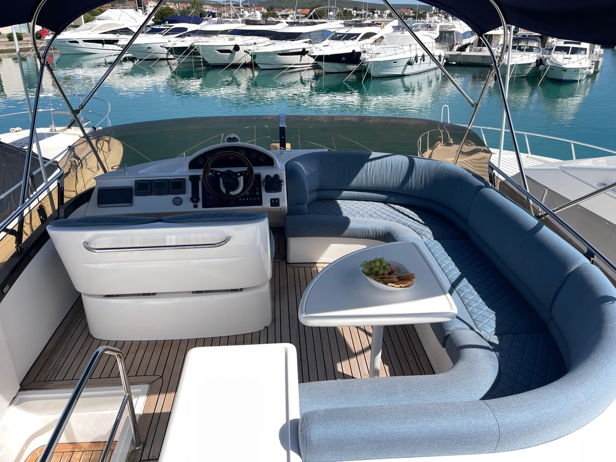 2005 Princess 43 