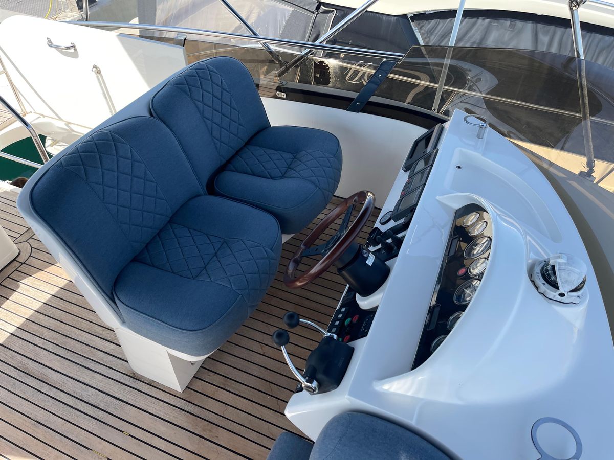 2005 Princess 43 