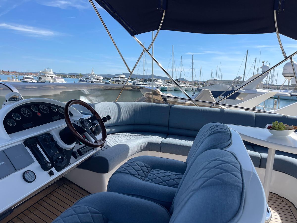 2005 Princess 43 
