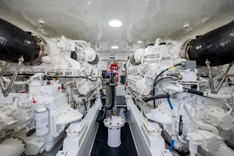 Absolut Yacht Photos Pics Viking 58 ABSOLUT - Engine Room