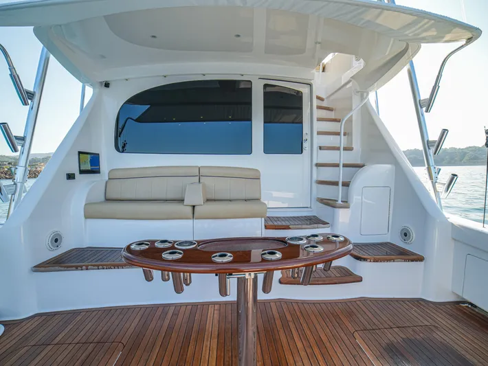 Absolut Yacht Photos Pics Viking 58 ABSOLUT - Cockpit With Mezzanine