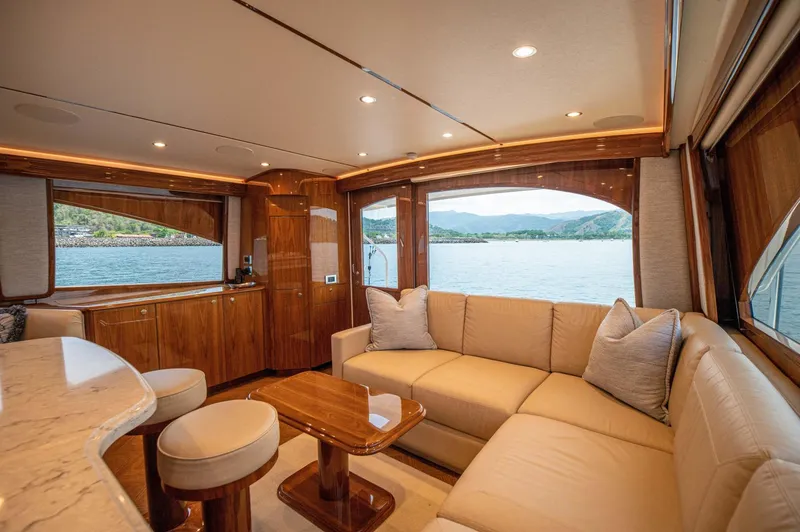 Absolut Yacht Photos Pics Viking 58 ABSOLUT - Salon Seating