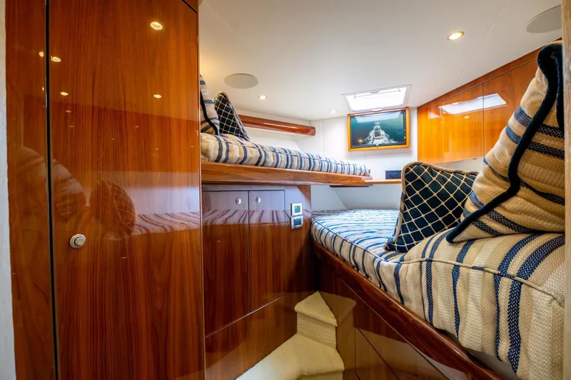 Absolut Yacht Photos Pics Viking 58 ABSOLUT - Forward Stateroom Berths