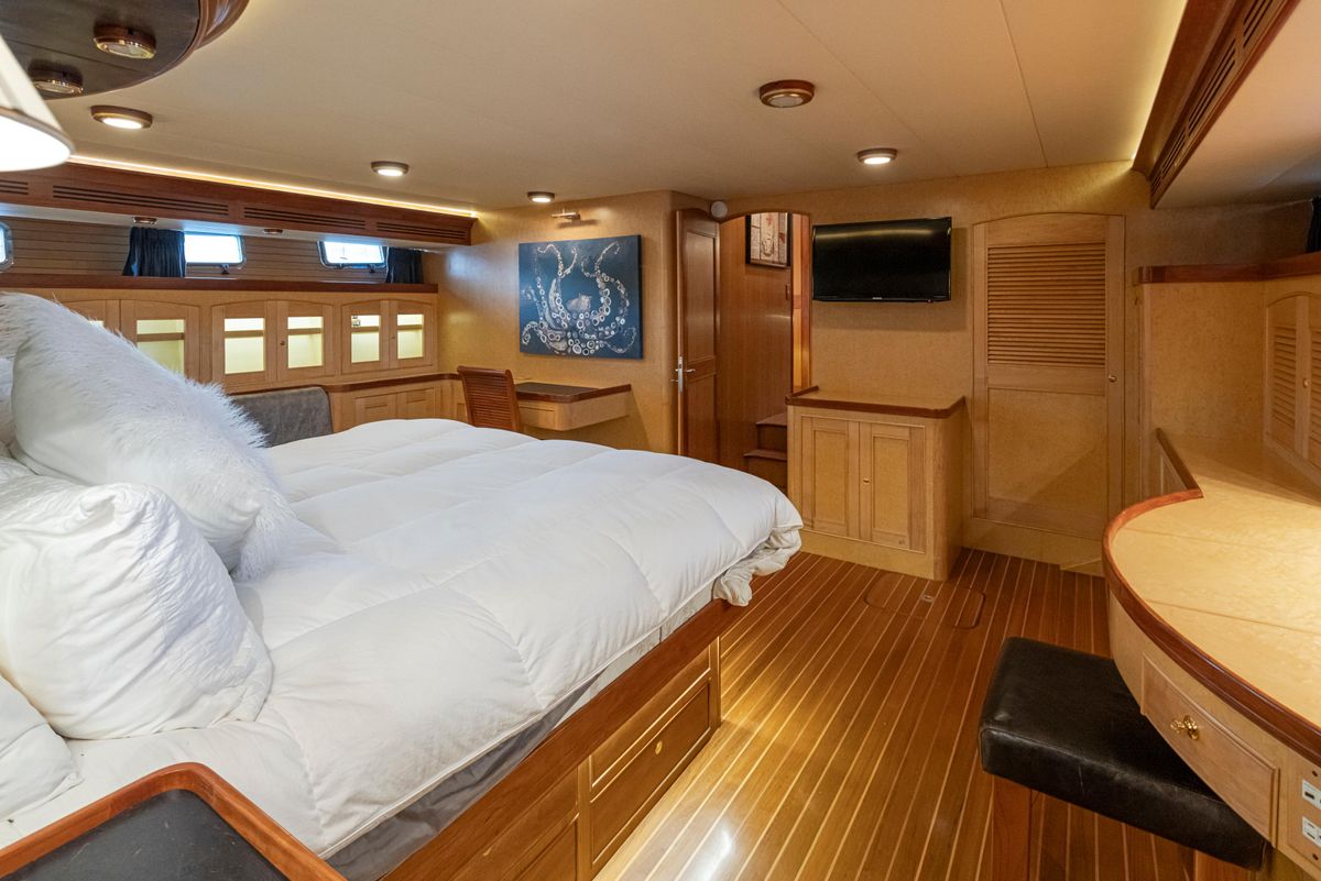 2003 Marlow 72 