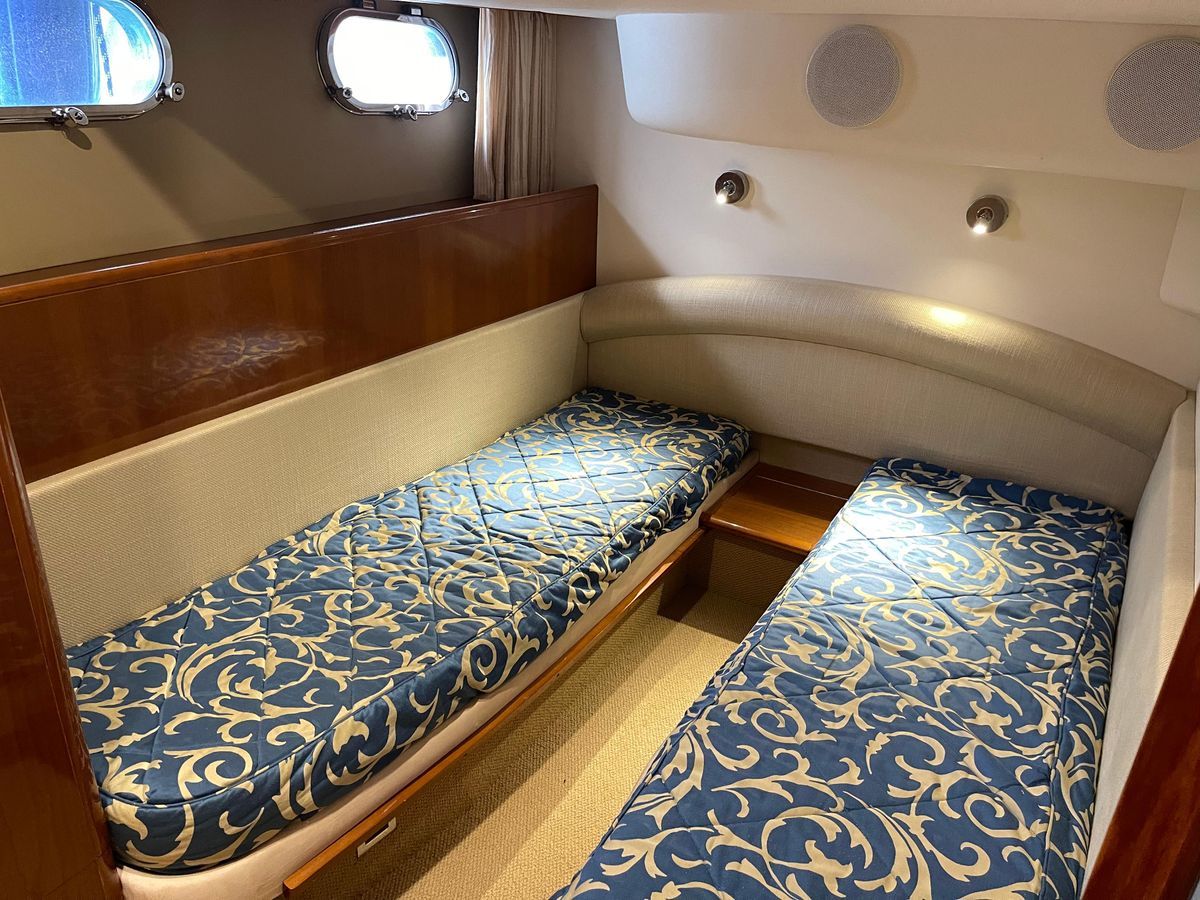 2005 Princess 43 