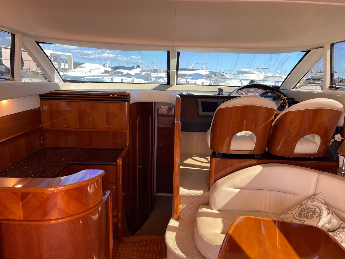 2005 Princess 43 