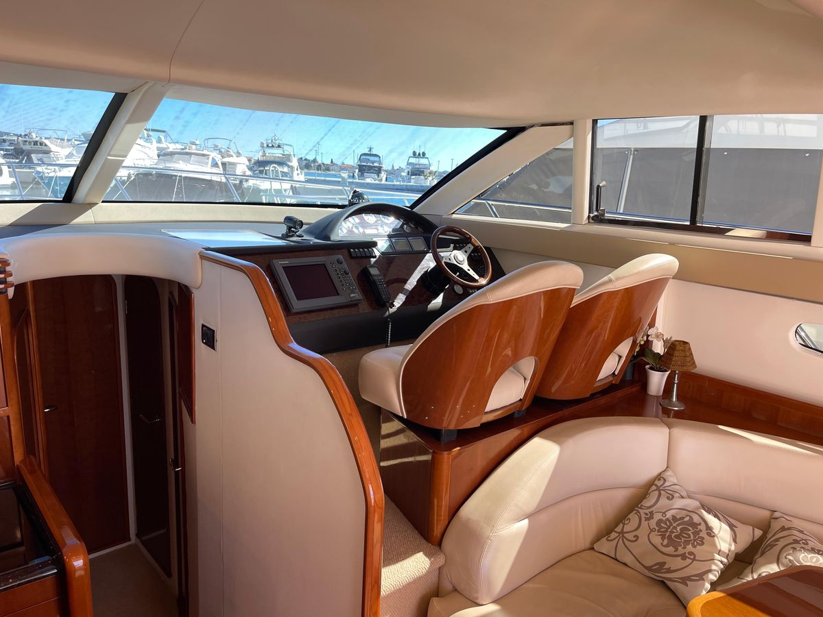 2005 Princess 43 
