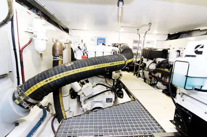 Bugsy Yacht Photos Pics 