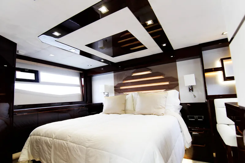 Bugsy Yacht Photos Pics 