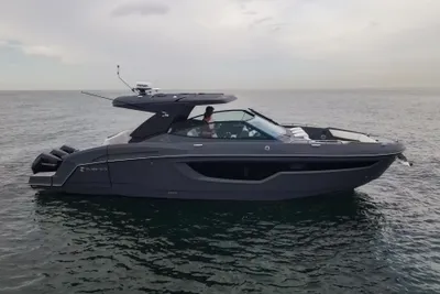 Cruisers Yachts 38 GLS