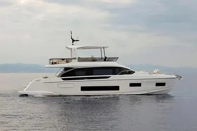 2026 Azimut Fly 62