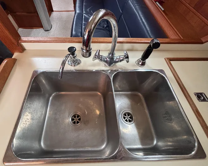 Cool Change Yacht Photos Pics 