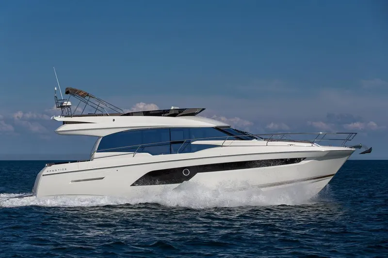 Lizzy Linn Yacht Photos Pics 