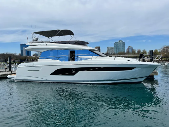 Lizzy Linn Yacht Photos Pics 
