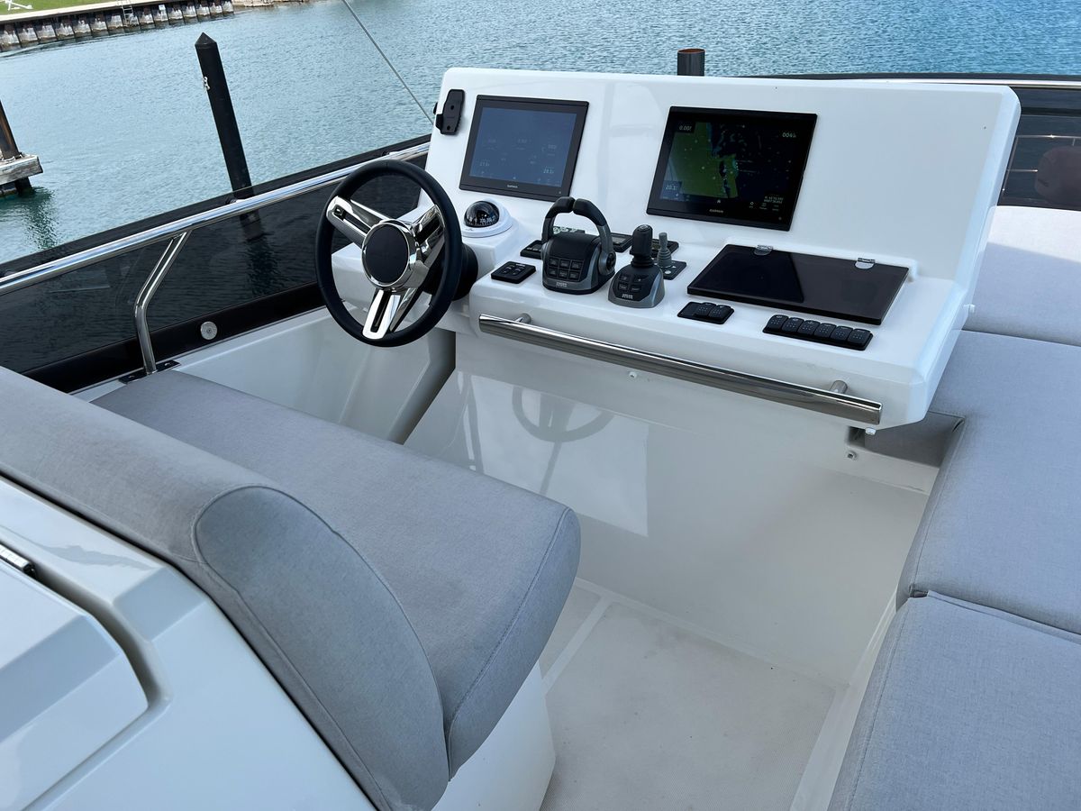 2024 Prestige 52 