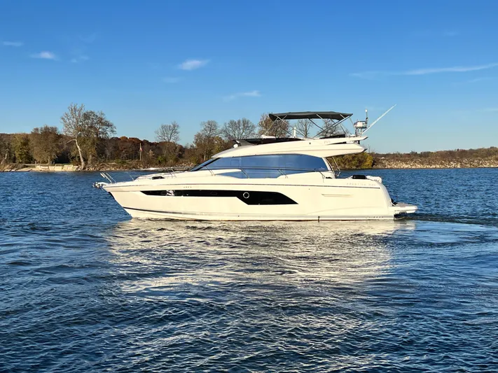 Lizzy Linn Yacht Photos Pics 
