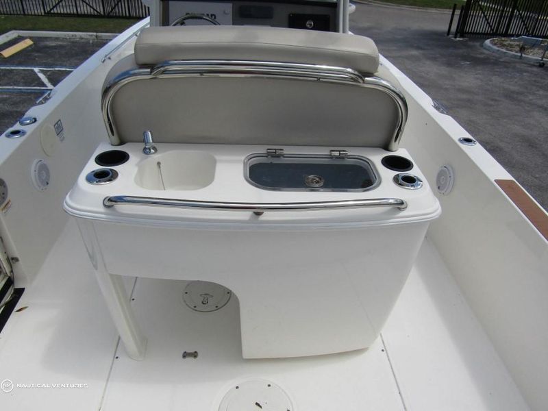 2017 Boston Whaler 270 Dauntless