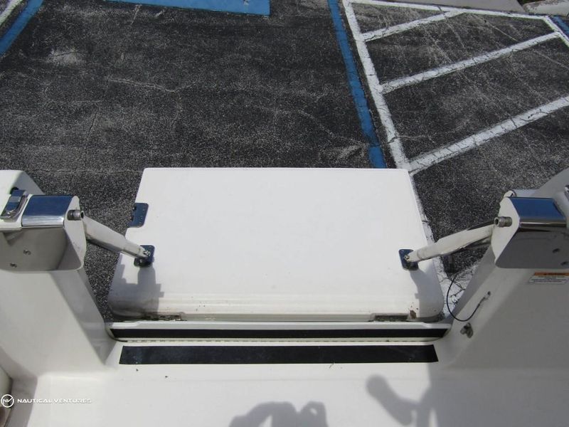 2017 Boston Whaler 270 Dauntless