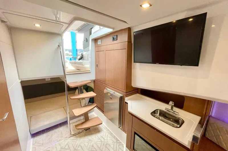  Yacht Photos Pics Manufacturer Provided Image