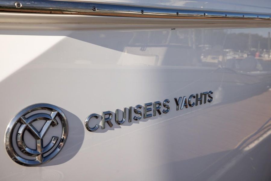 2023 Cruisers Yachts 46 Cantius