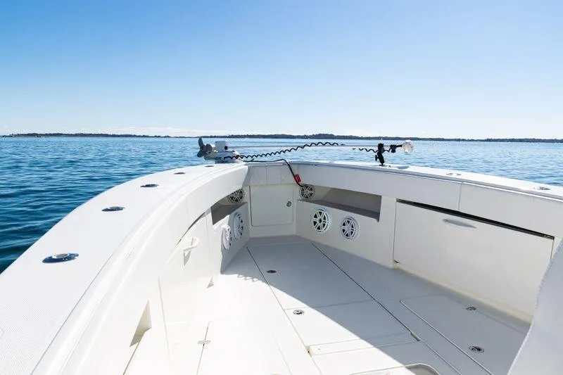  Yacht Photos Pics 2016 SeaVee 390Z boat deck with ocean view, clear sky, and modern design.