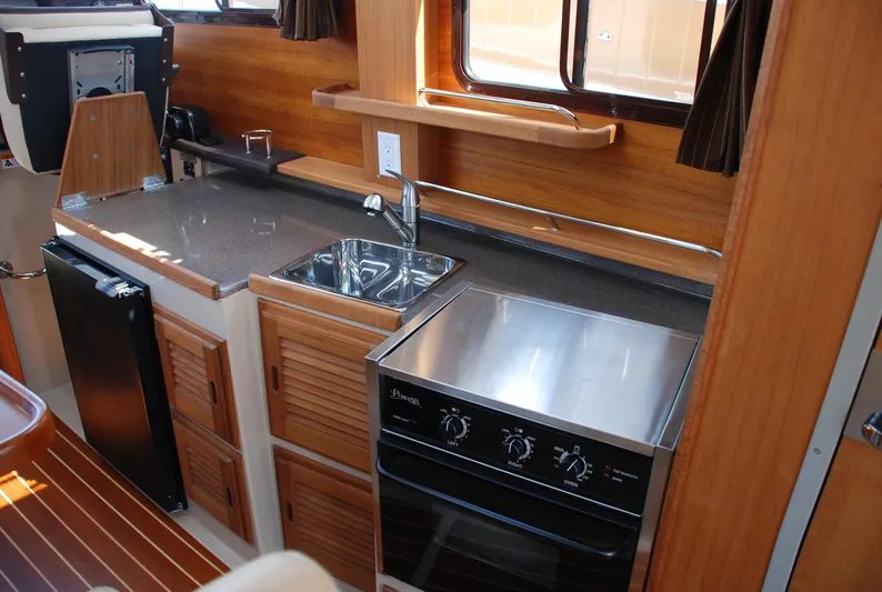 Trade Yacht Photos Pics 