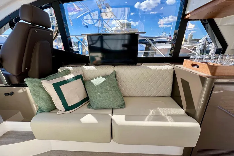  Yacht Photos Pics Manufacturer Provided Image