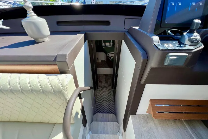  Yacht Photos Pics Manufacturer Provided Image