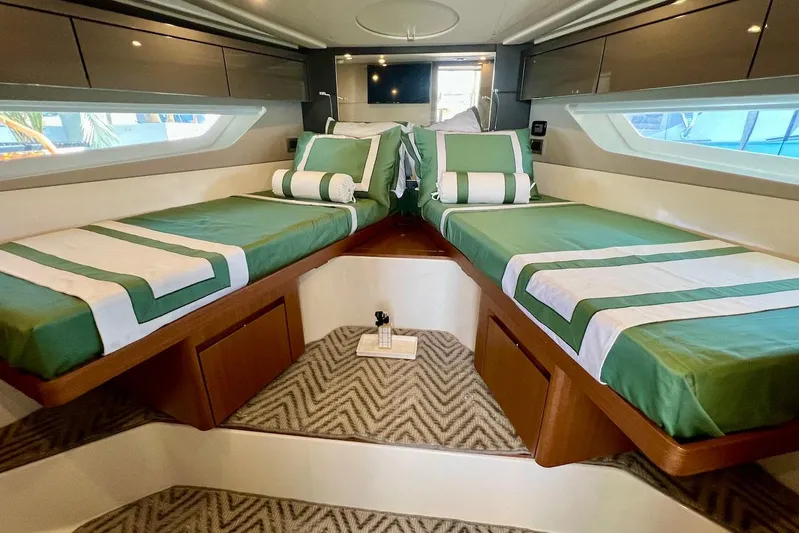  Yacht Photos Pics Manufacturer Provided Image