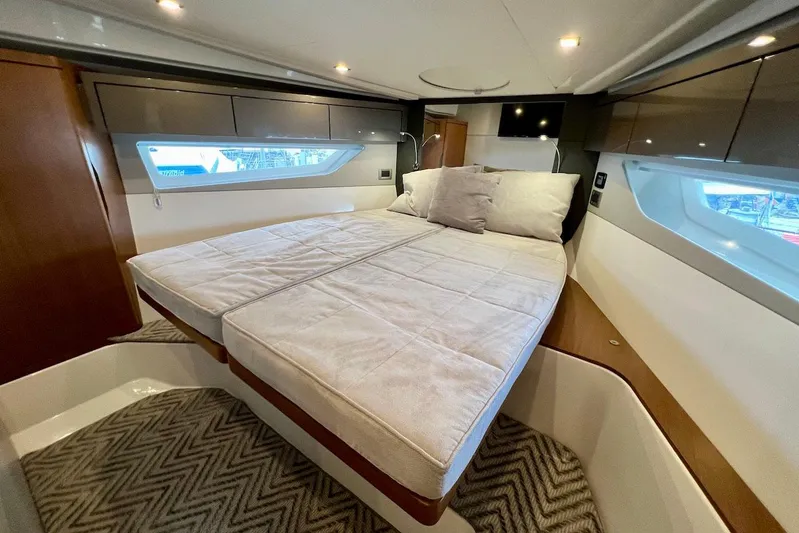  Yacht Photos Pics Manufacturer Provided Image