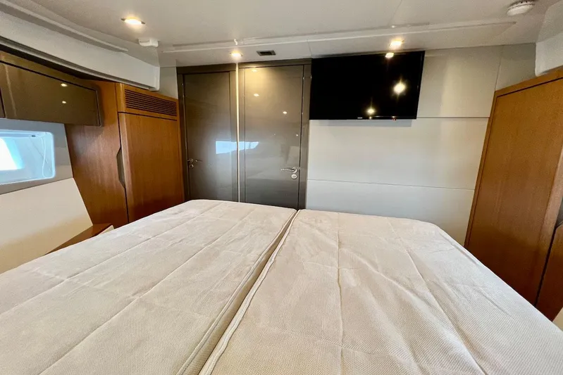  Yacht Photos Pics Manufacturer Provided Image