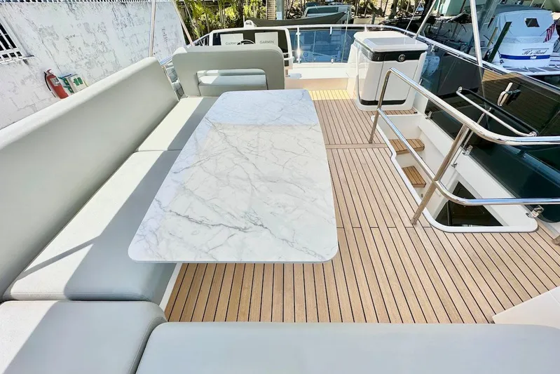  Yacht Photos Pics Manufacturer Provided Image