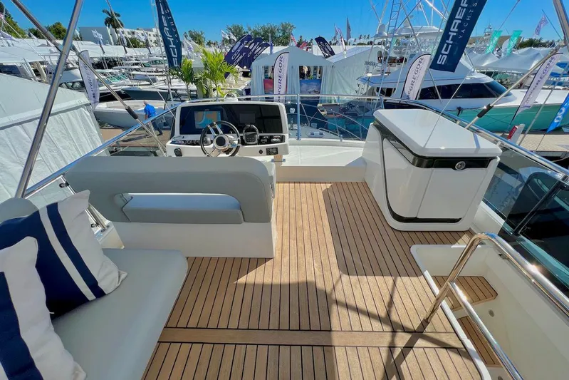  Yacht Photos Pics Manufacturer Provided Image