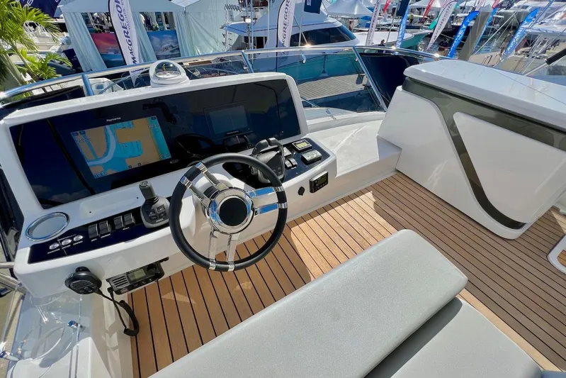  Yacht Photos Pics Manufacturer Provided Image