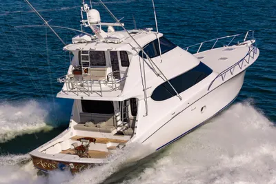 Hatteras 64 ENCLOSED BRIDGE