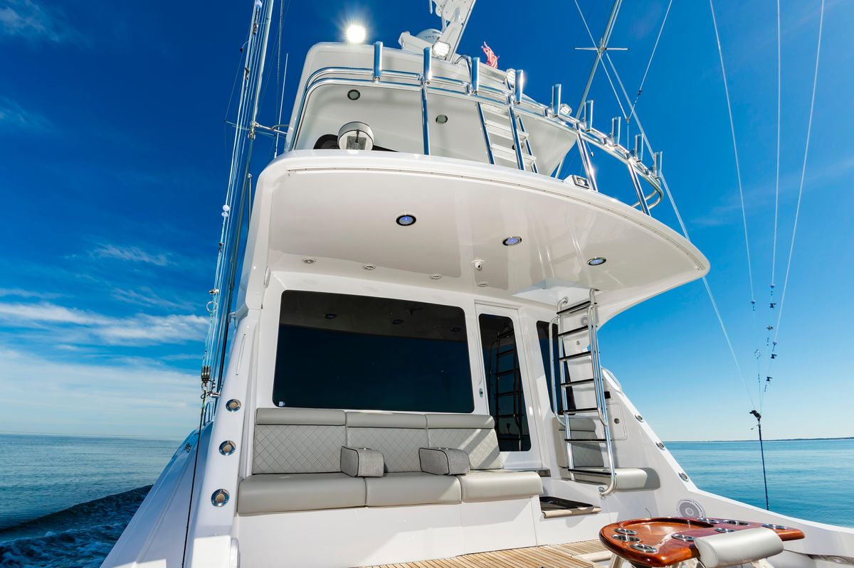 2008 Hatteras 64 