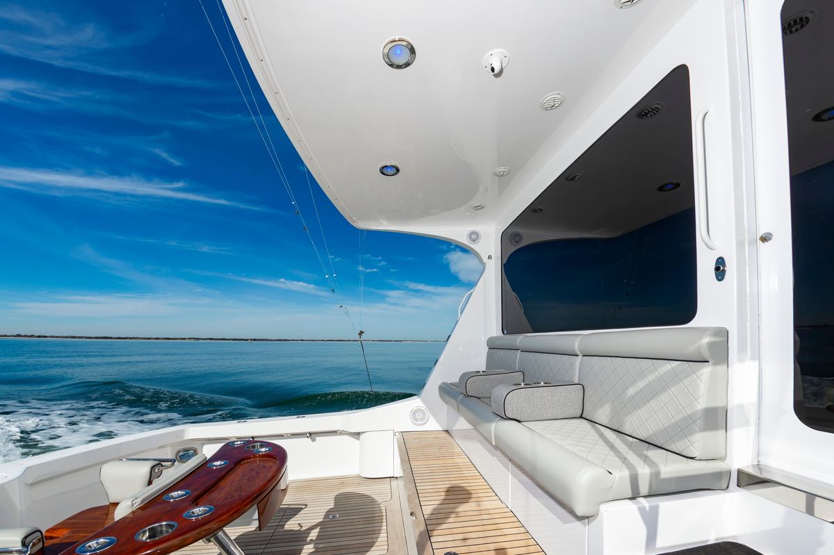 2008 Hatteras 64 