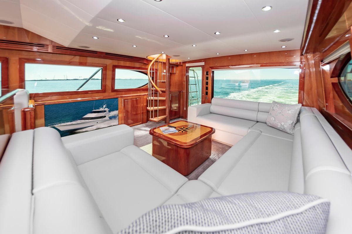 2008 Hatteras 64 