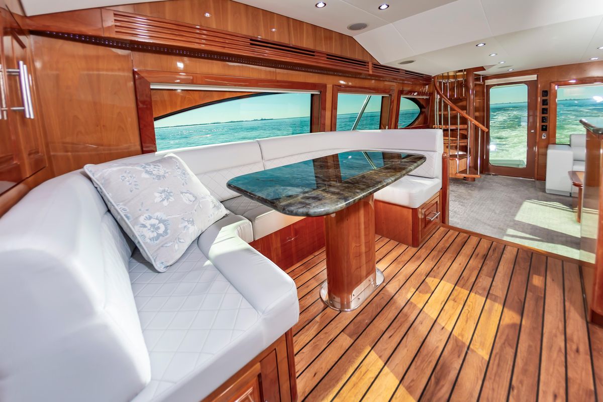 2008 Hatteras 64 